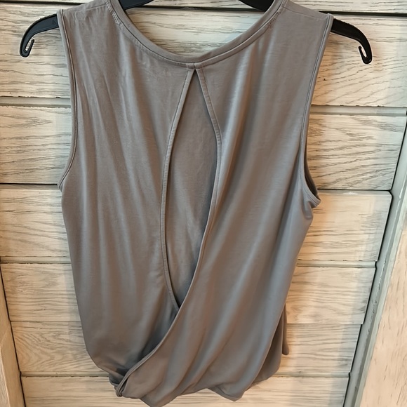 Athleta Open Back Top Size Snall - Picture 2 of 2